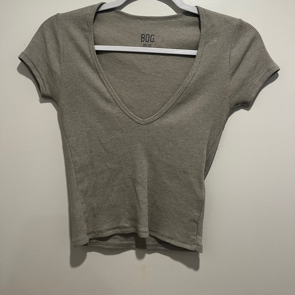 Grey short sleeve top